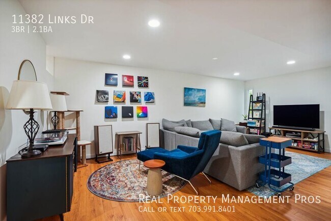 Building Photo - 11382 Links Dr