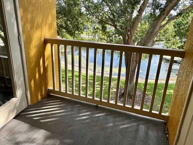 Building Photo - Stunning 2/2 Condo For Rent in Mirabella - Superb Location!