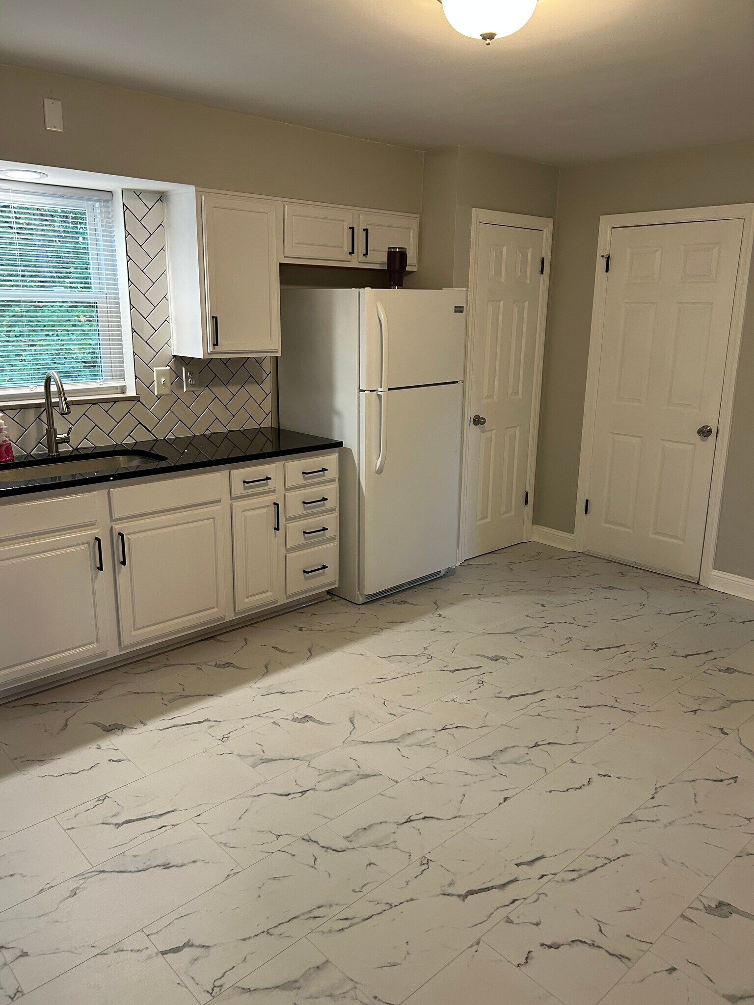 Kitchen Pantry - 1877 Memorial Pky