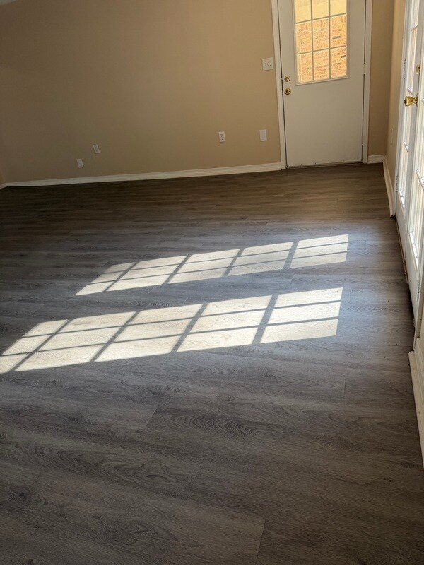 Building Photo - 4925 Janice Dr