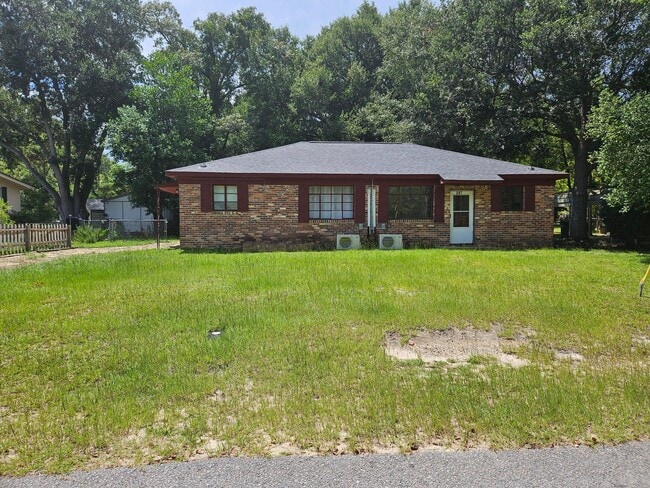 Primary Photo - 287 Oak Ln