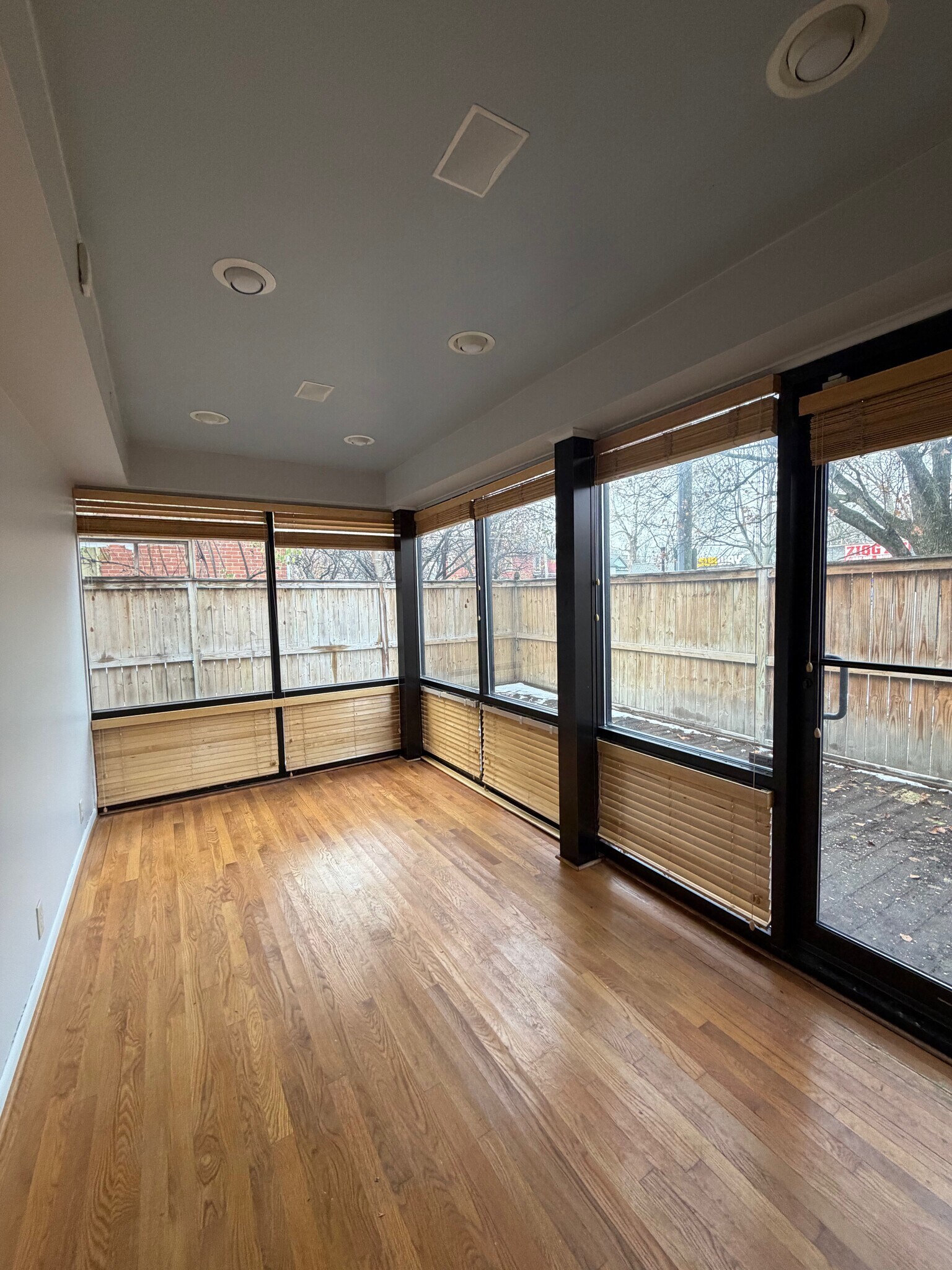 Building Photo - 1091 Harrison Ave