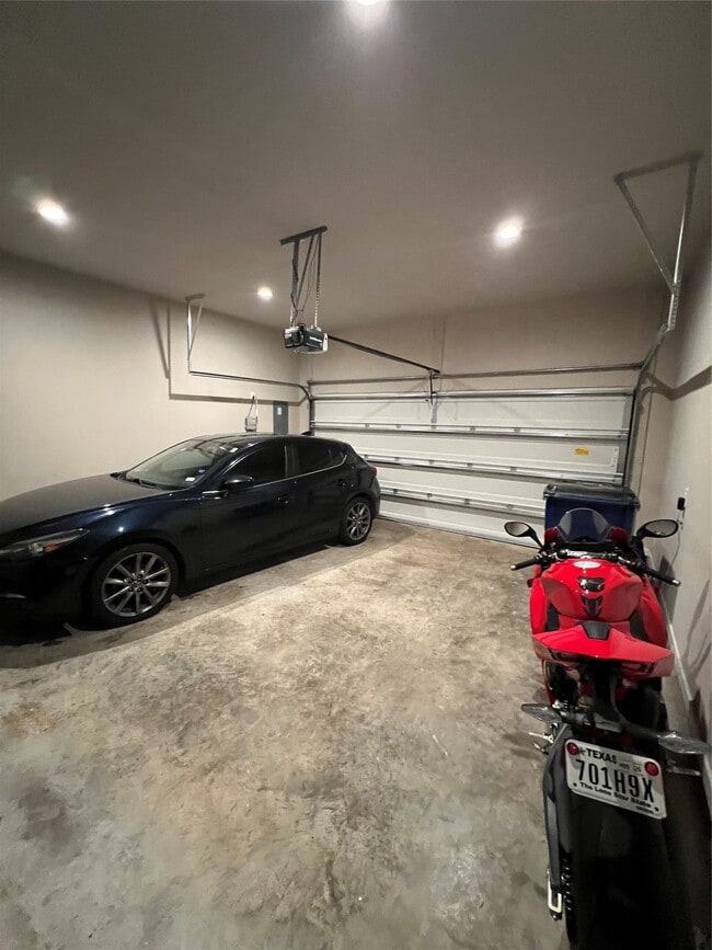 Building Photo - 3102 Secret Lagoon Ln