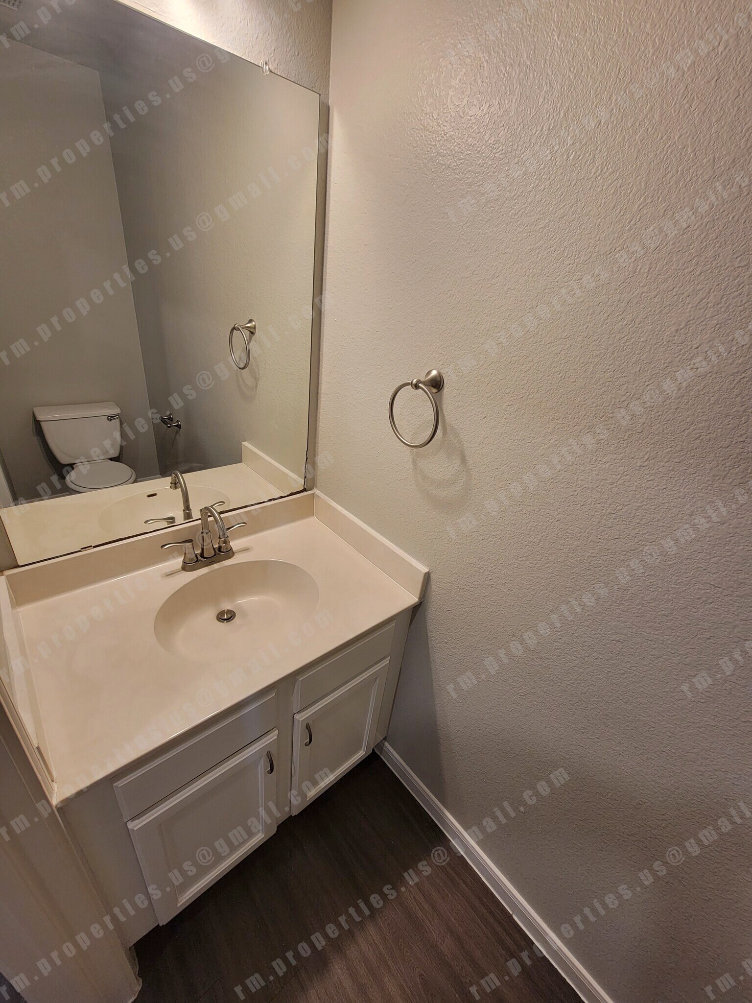 Downstairs bathroom - 2874 Southampton Way