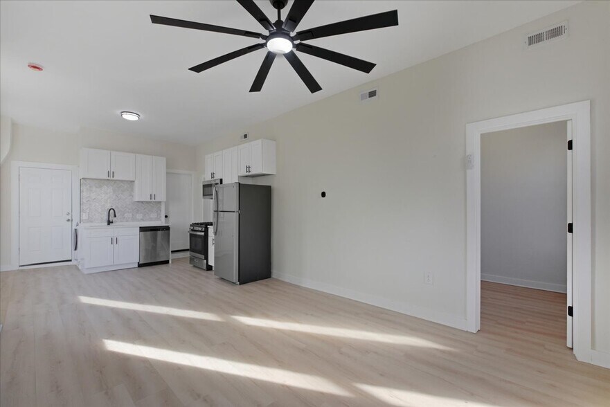 Building Photo - 1324 W Ohio St