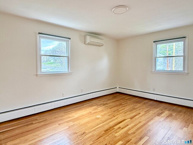 Building Photo - 47 Fuller Dr