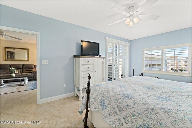 Building Photo - 601 Shorewood Dr