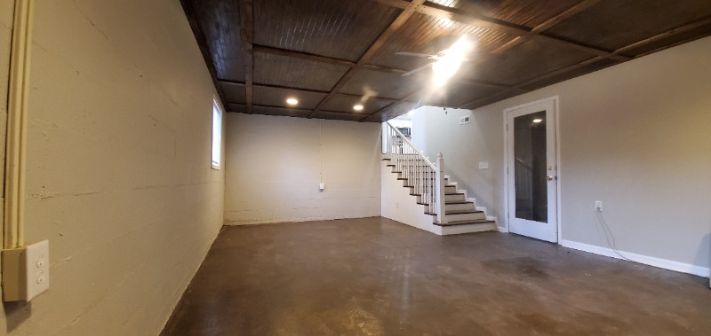 Building Photo - 210 Dogwood Cir