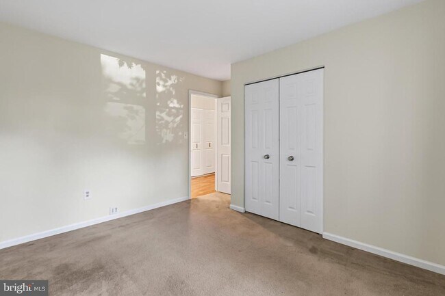 Building Photo - 5719 Oakshore Ct