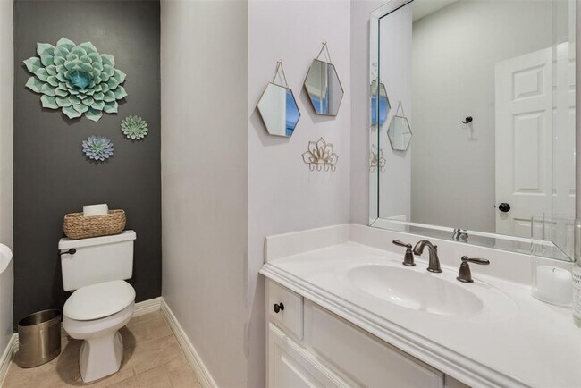 Building Photo - Stunning Home in Falcon Point!