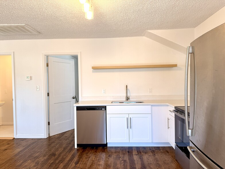 Building Photo - 7220 1st Ave N