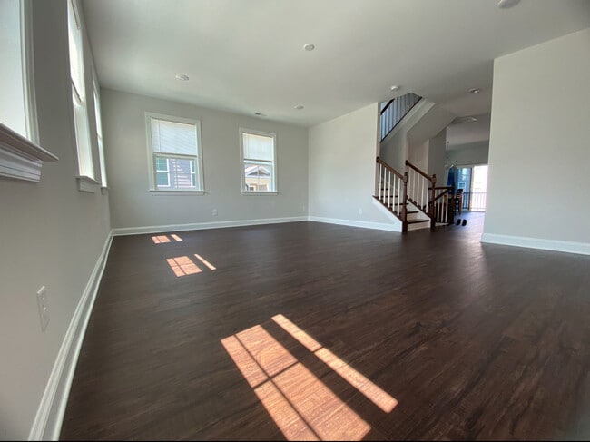 Building Photo - 718 Umber Dr