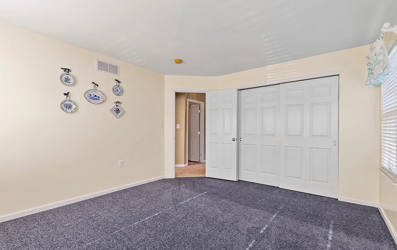 Building Photo - 387 Wheatfield Cir