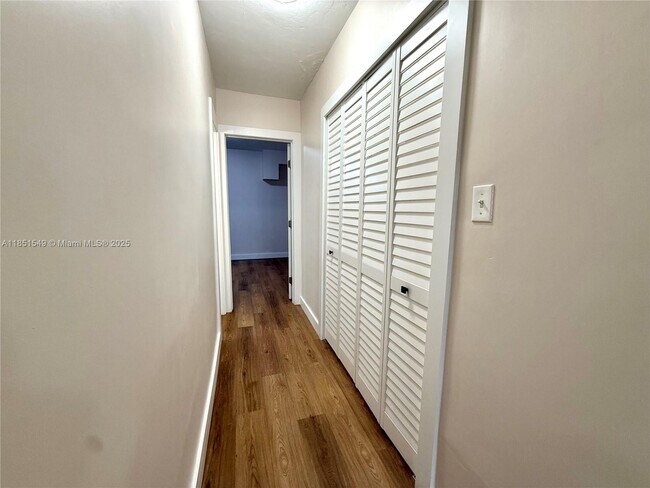 Building Photo - 3625 NW Flagler Terrace