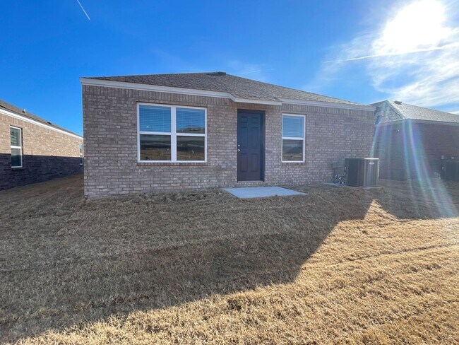 Building Photo - 1742 Loveland St