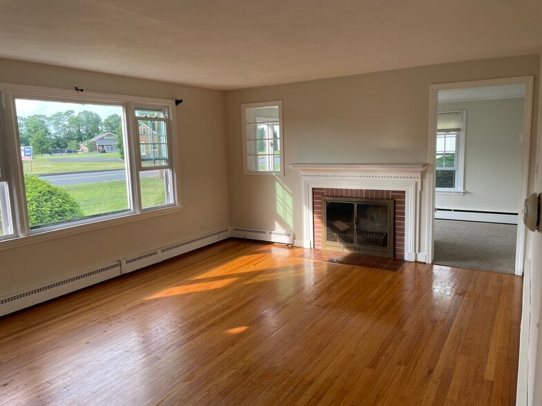 living room - 213 Russell St