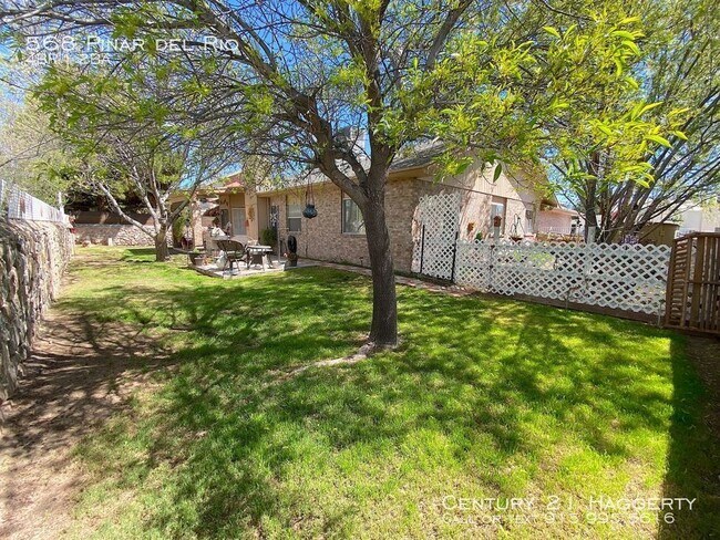 Building Photo - 568 Pinar Del Rio Dr