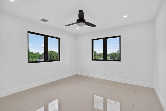 Building Photo - 444 NW 41st St