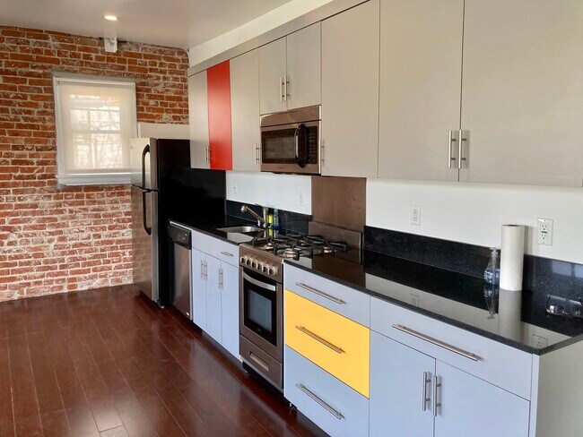 Building Photo - 1234 N Formosa Ave