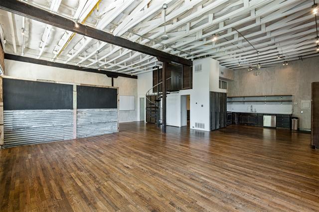 Building Photo - 2220 S Harwood St