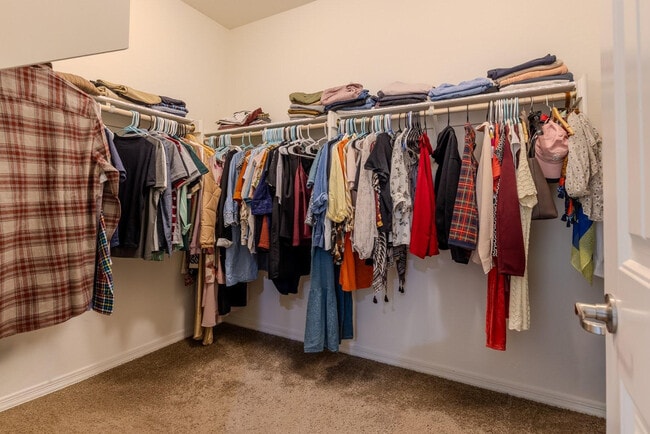 Building Photo - 1064 S Sunset Dr