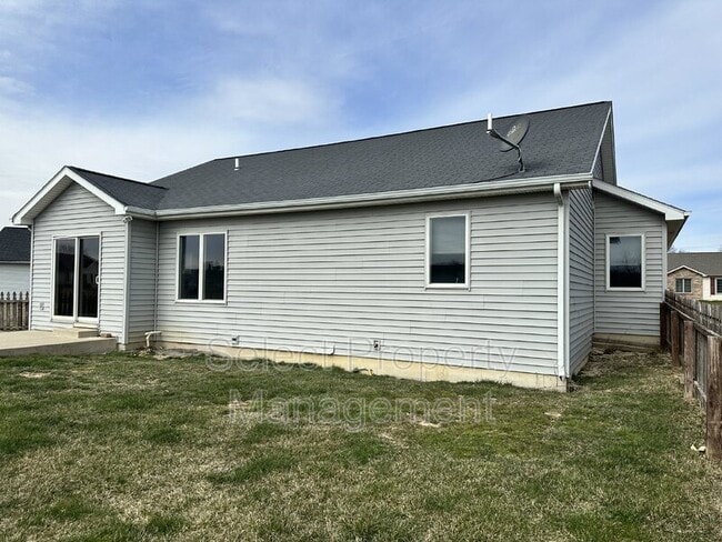 Building Photo - 8531 Forsythia Ct