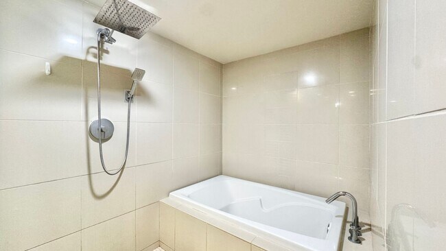 Building Photo - 2 BEDROOM CONDO UNIT IN CONVENIENT DOWNTOWN HONOLULU - CAPITOL PLACE