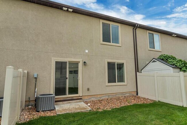 Building Photo - 423 S Spanish Trails Blvd