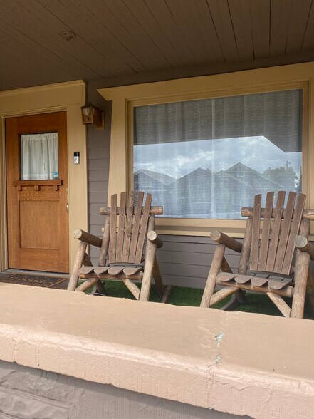 Building Photo - 3605 2nd Ave