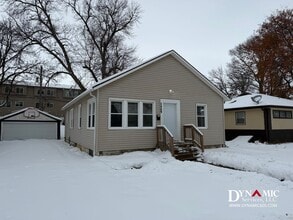 Building Photo - 2409 S Norton Ave