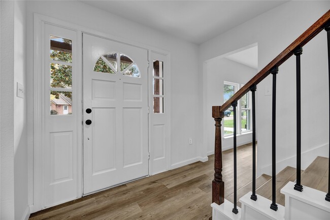 Building Photo - 2726 Stetson Ln