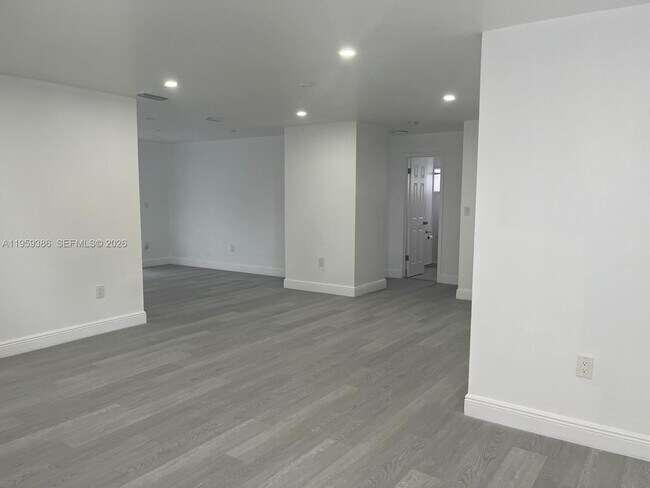 Building Photo - 6004 NW 38th St