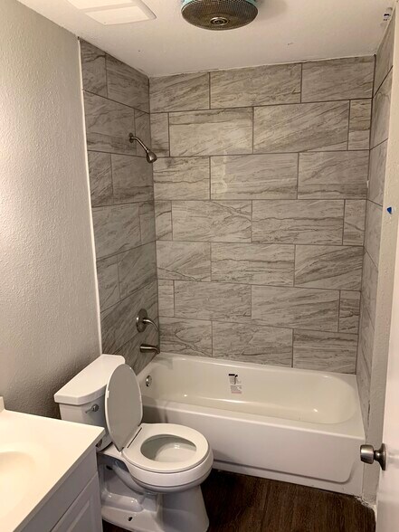 Building Photo - 410 Bridgit Dr