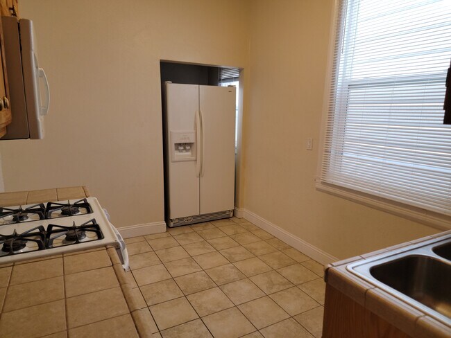 KITCHEN - 3394 24th St