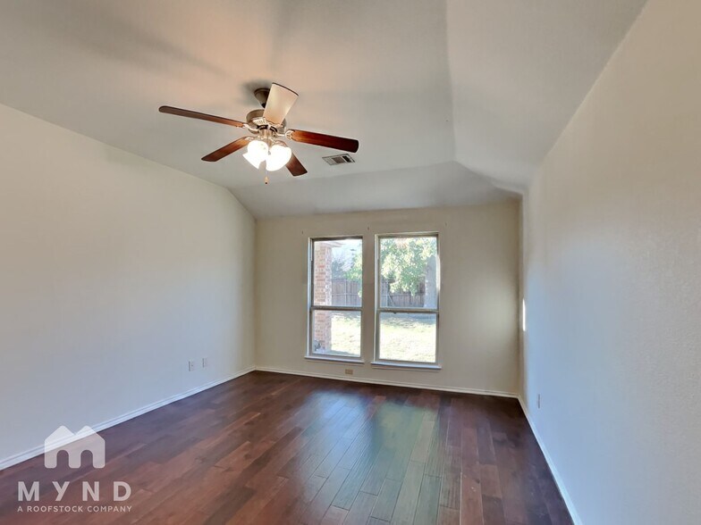 Building Photo - 5591 Coventry Drive