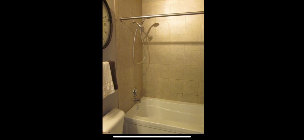 Building Photo - 5401 S Park Terrace Ave