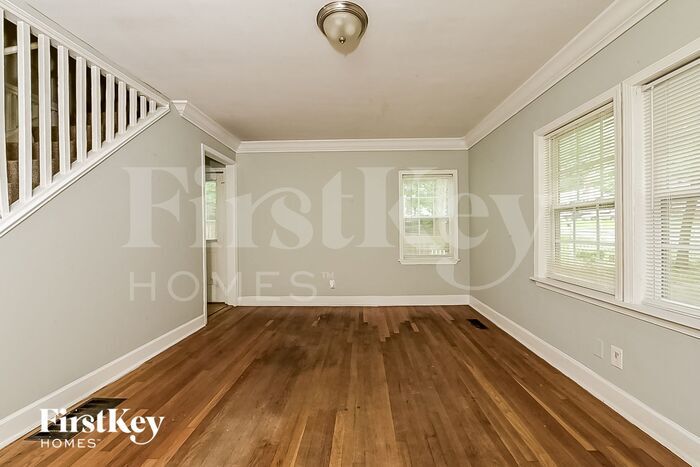 Building Photo - 2138 Pinehurst Dr