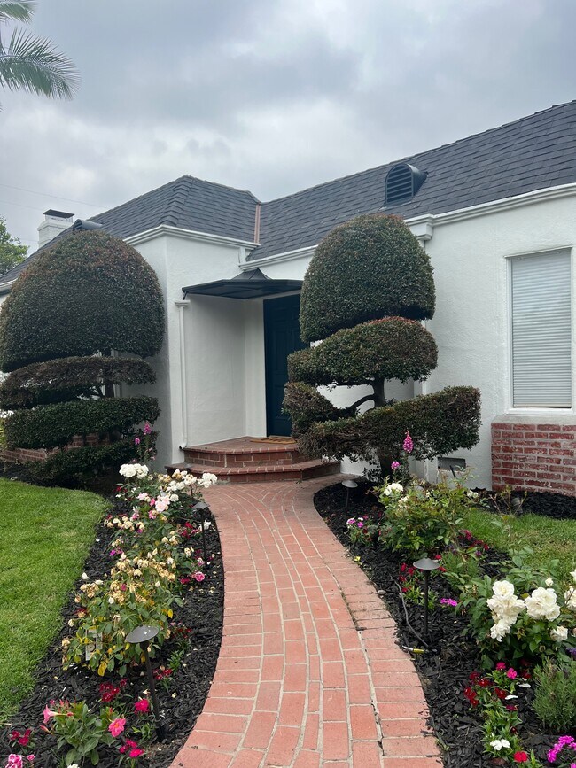 Building Photo - 1744 Stanton Ave