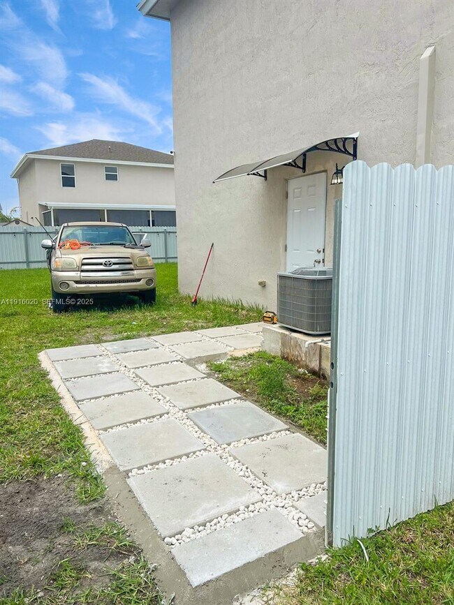 Building Photo - 13251 SW 274th Terrace