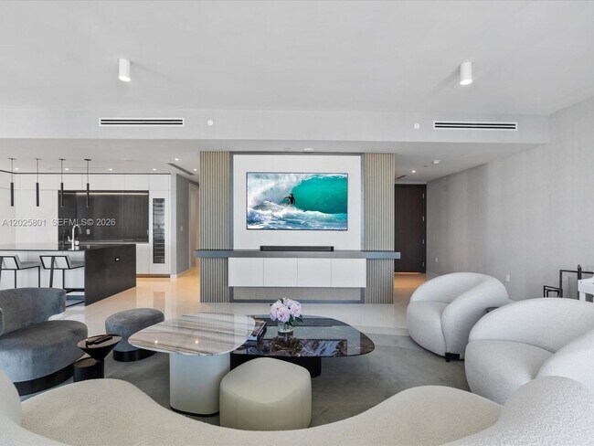 Building Photo - 300 Biscayne Blvd Way