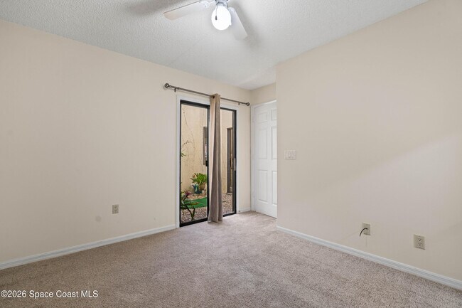 Building Photo - 2001 Parkside Pl