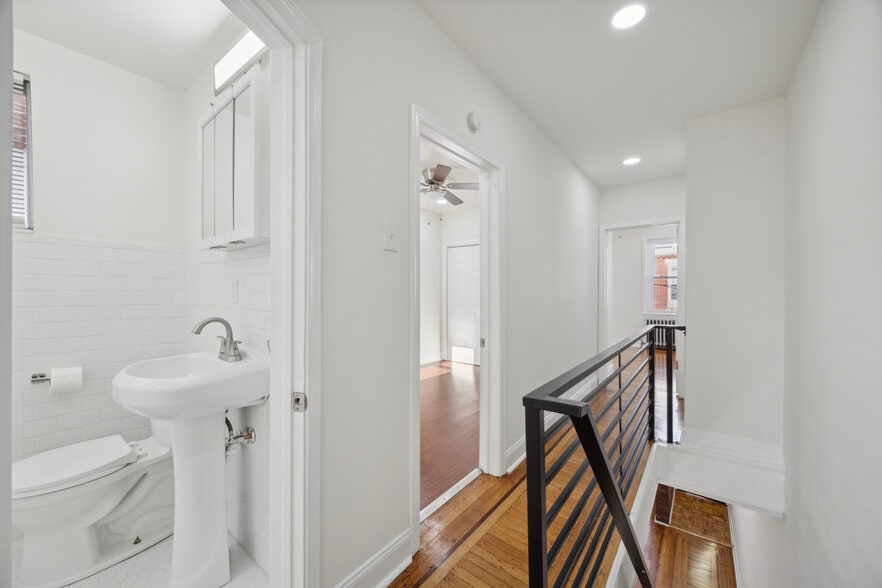 Building Photo - 524 Fernon St