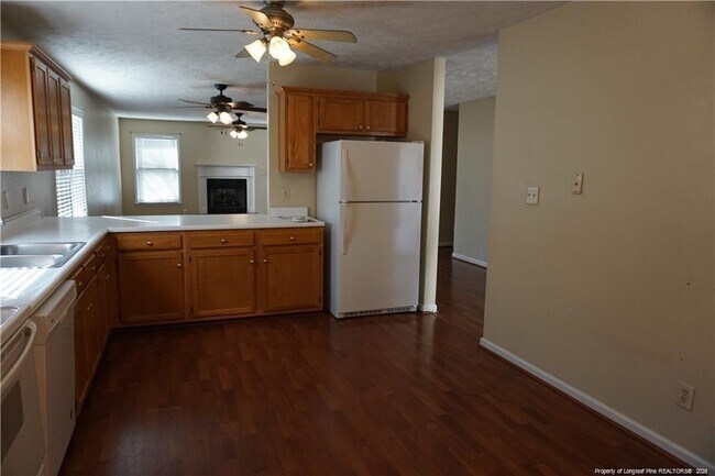 Building Photo - 7109 Summerlin Dr