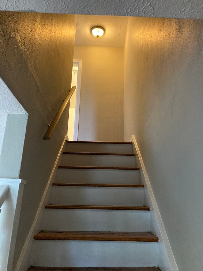 Building Photo - 1356 Huffman Ave