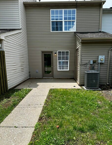Building Photo - 2803 Point Ct