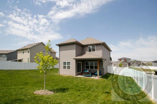 Building Photo - Modern New Build 4Bd/4Ba Papillion (photos staged for effect)