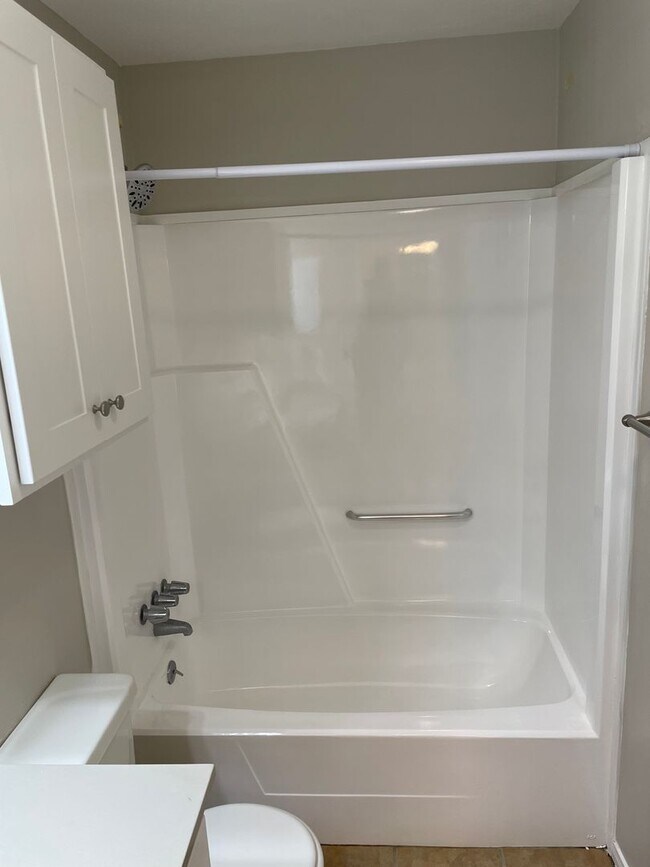 Building Photo - 809 San Saba Dr