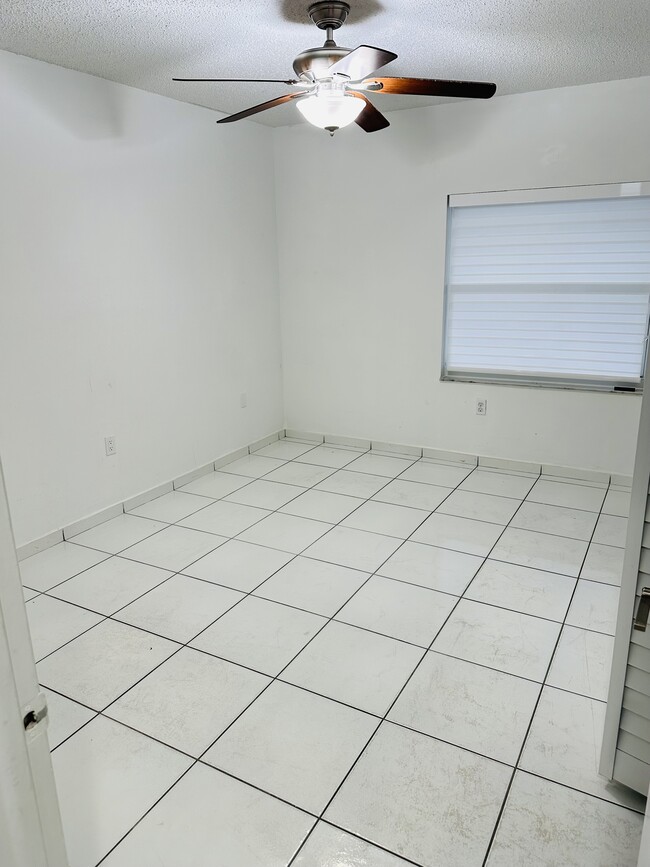 Building Photo - 14050 SW 55th St