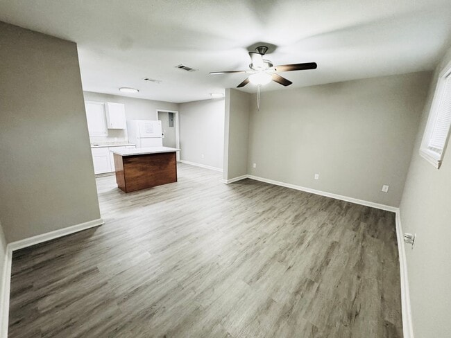 Building Photo - 7440 Bomer Dr