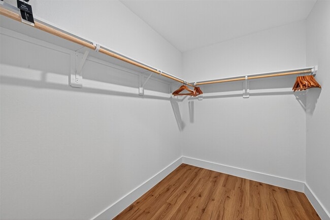 Building Photo - 27615 Village Cir Dr